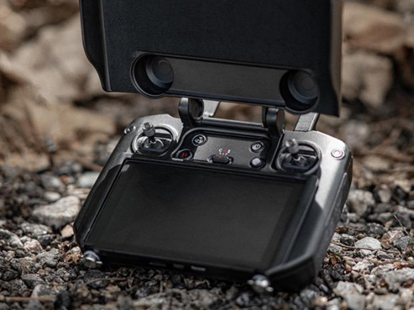 2v1 černý kryt a sluneční clona na DJI RC Pro