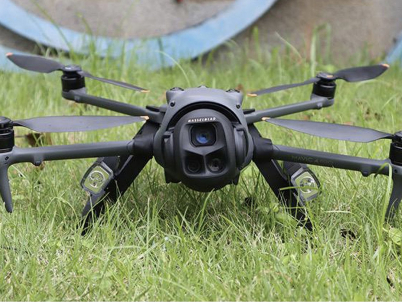 Podvozek s dobíjecími LED světly pro dron DJI Mavic 4 Pro
