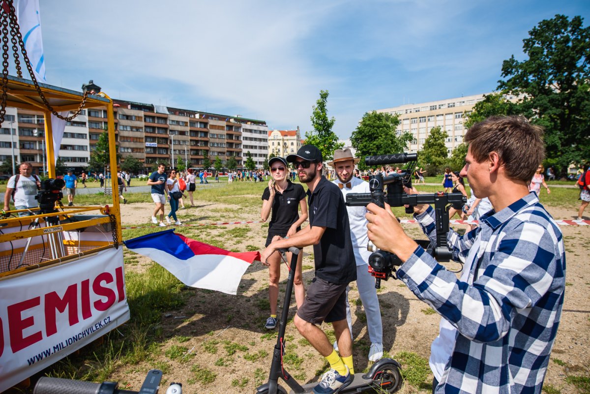 Foto - Demonstrace Letná | Blog DronPro.cz.JPG IV