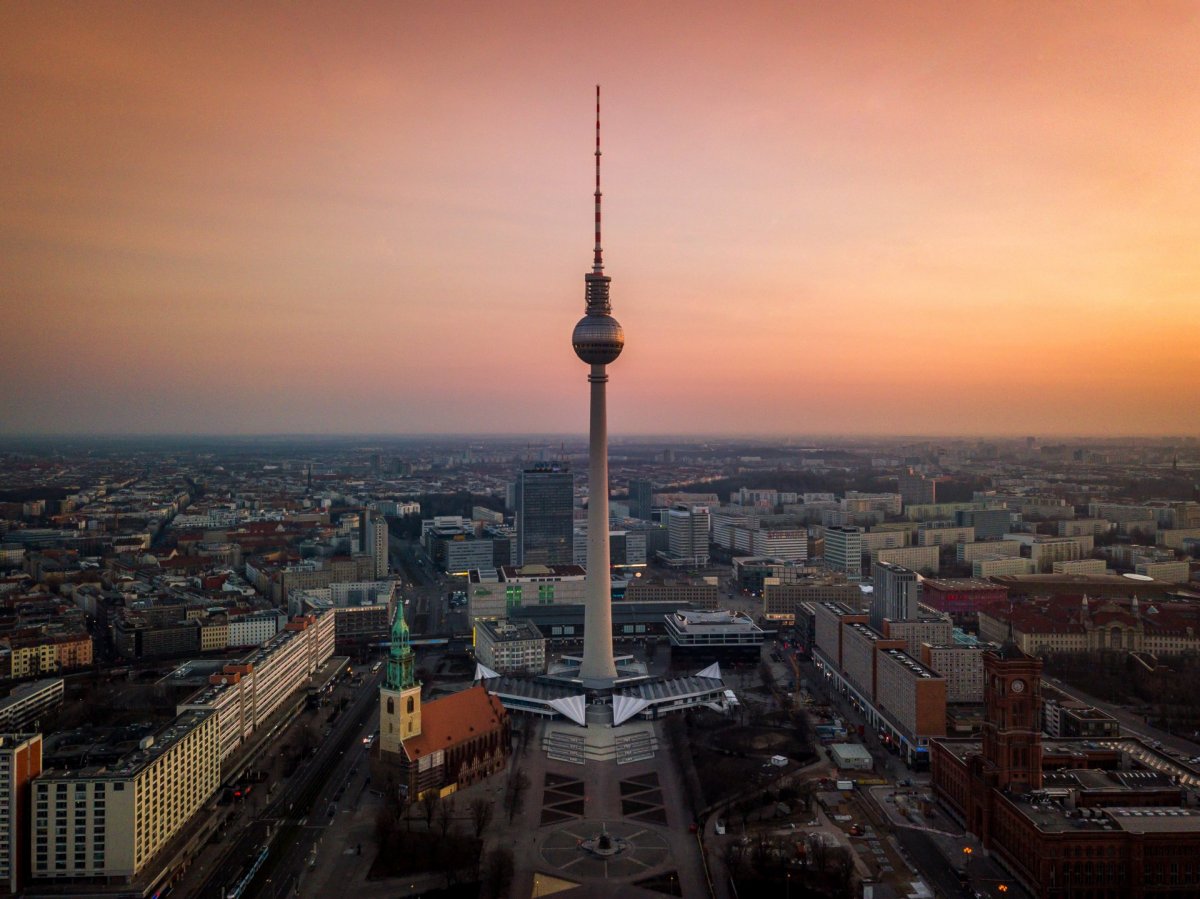 Berliner Fernsehturm and sunrise drone photography