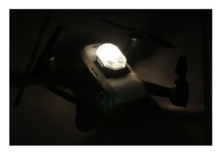 Přídavné blikající led světlo na drony - bílá