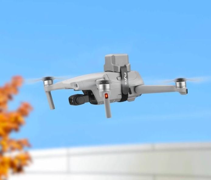 Padák na dron DJI Mavic Air 2 nasazený