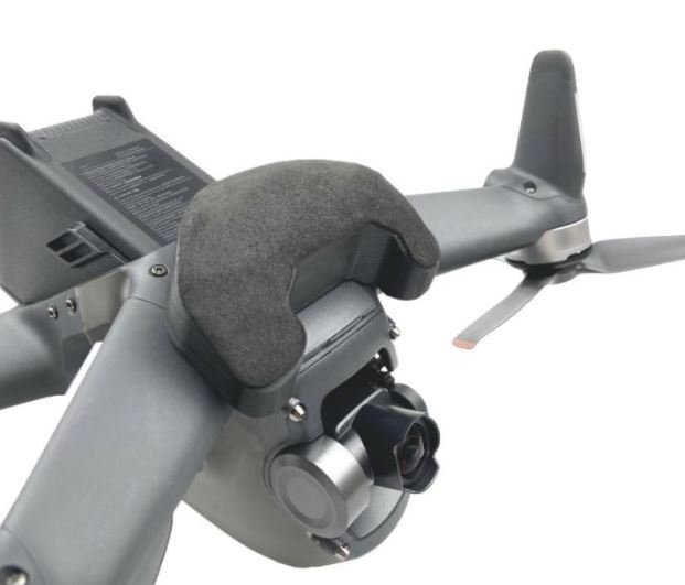 Kryt spodních senzorů DJI FPV závodního dronu nasazený