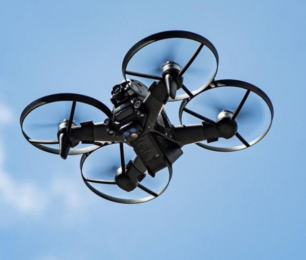 360° ochranné oblouky na DJI FPV závodní dron za letu