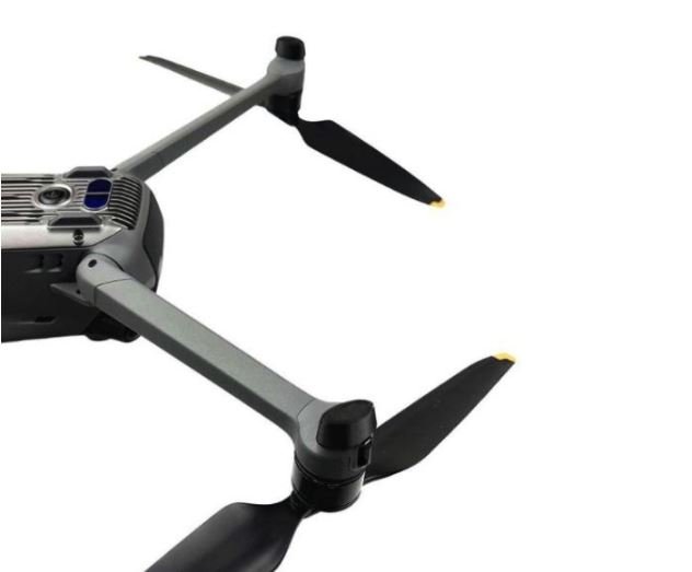 Chránič přistávacích nohou dronu DJI Mavic 3 nasazený