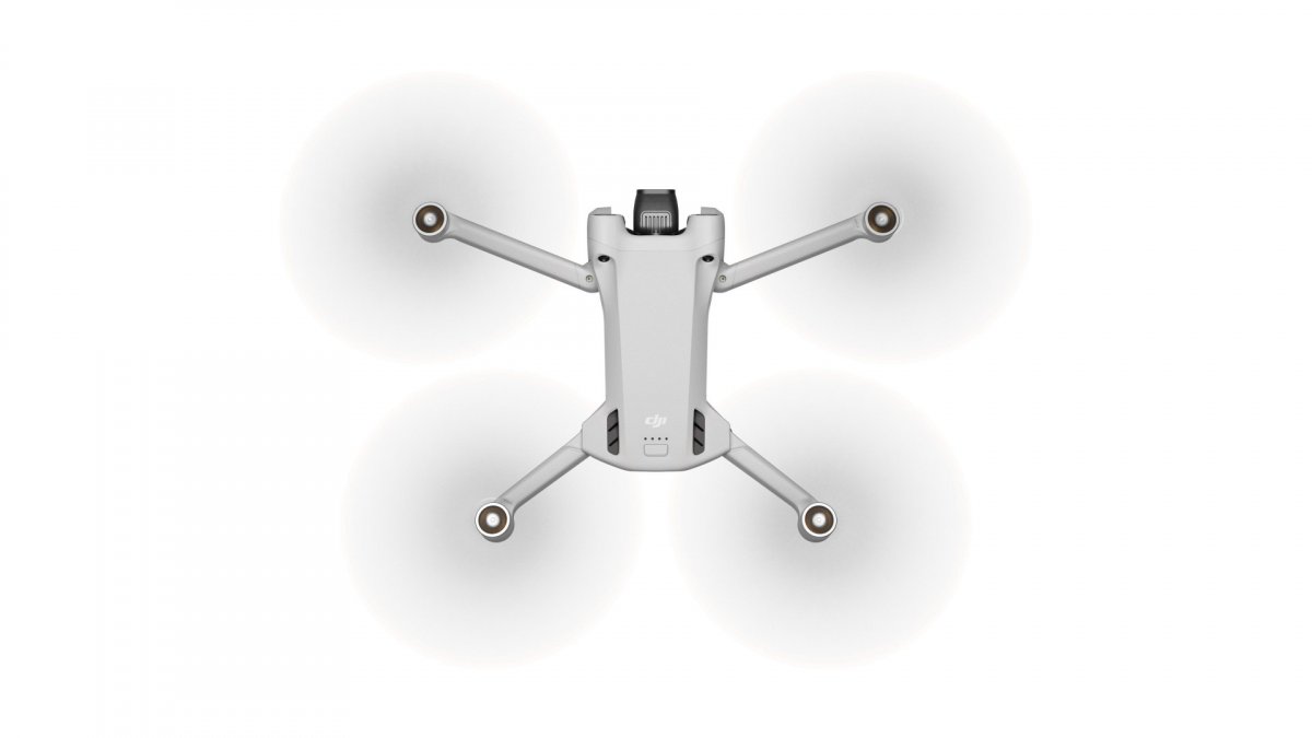Dron DJI Mini 3 Pro shora za letu