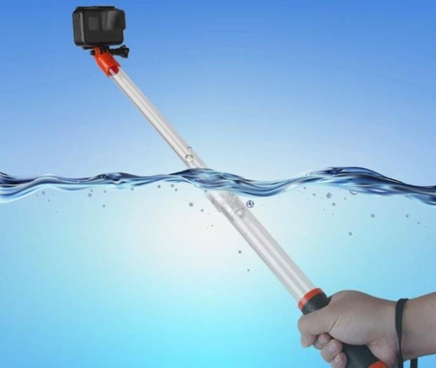 Voděodolná prodlužující tyč na akční kameru ve vodě