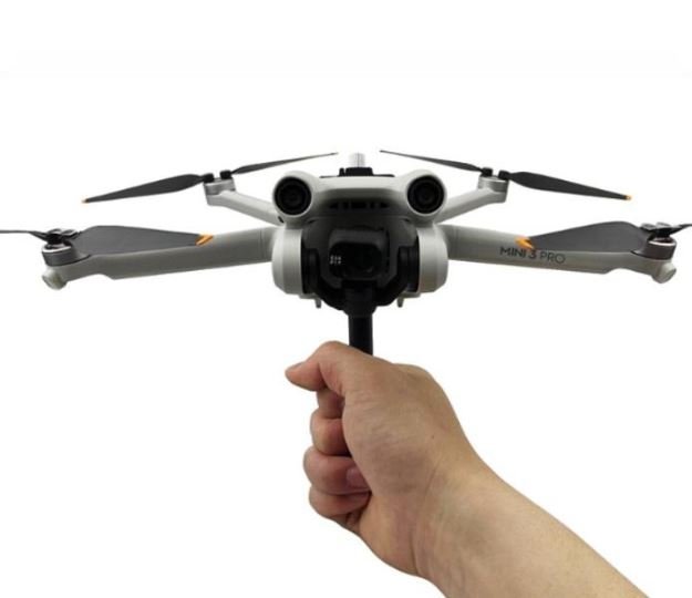 Rukojeť pro ruční natáčení s dronem DJI Mini 3 Pro zepředu