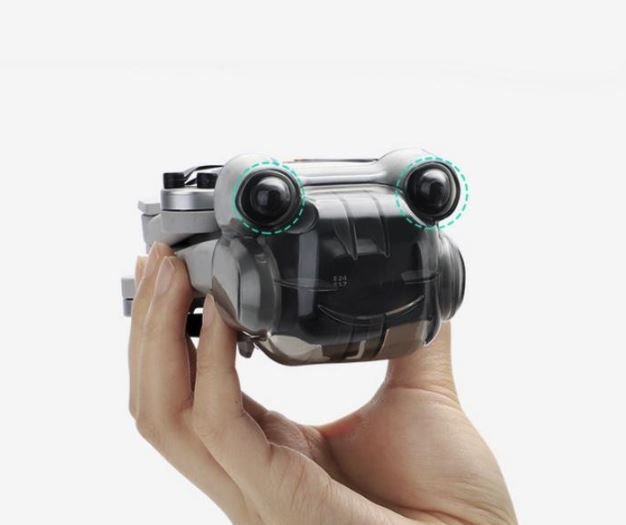 Kryt kamery a předních senzorů na dron DJI Mini 3 Pro nasazený
