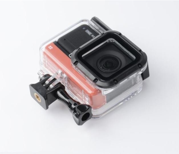 Podvodní kryt do 60m na kameru Insta360 ONE RS 4K Edition ze strany 