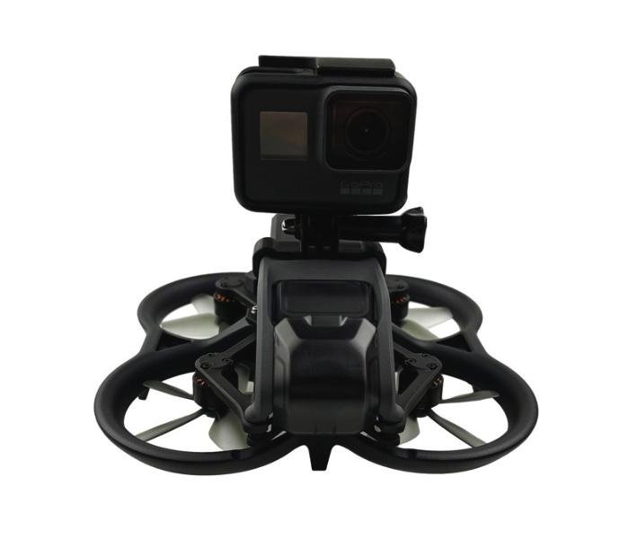 Adaptér pro připojení akční kamery na dron DJI Avata nasazený