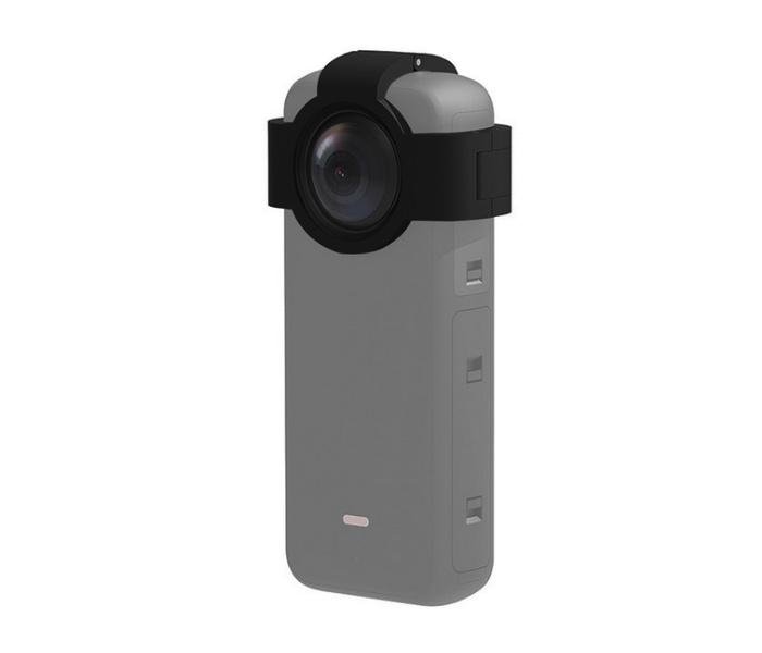Chránič objektivu kamery Insta360 X3 nasazený