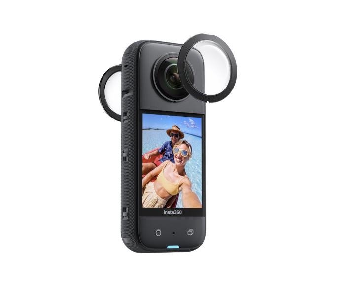 Ochranné sklo objektivů kamery Insta360 X3 nasazení
