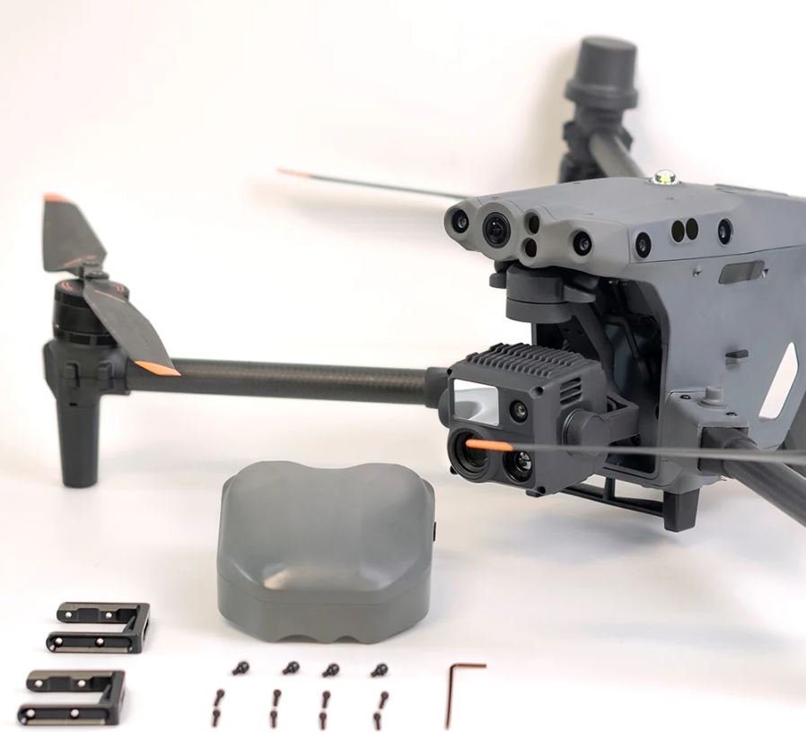 FlyFire padák na dron OWL - M30 nasazený