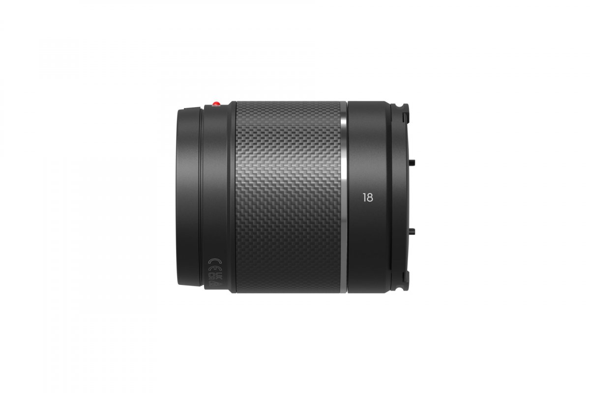 DJI DL 18mm F2.8 ASPH Lens z boku
