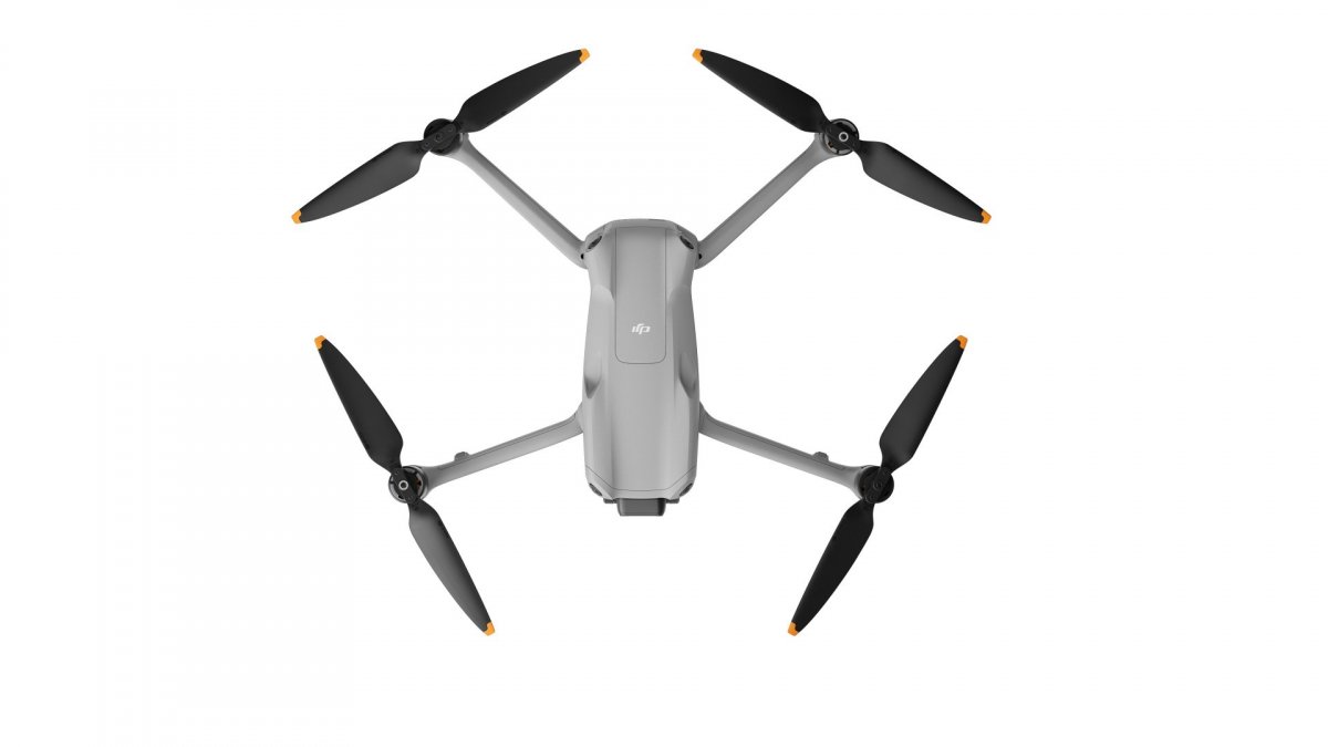 Dron DJI Air 3 roztažená ramena