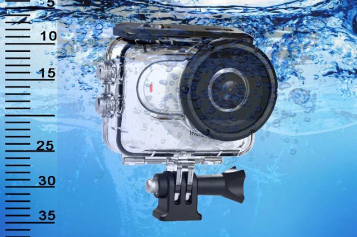 Podvodní kryt do 40 metrů na kameru Insta360 GO 3 ve vodě