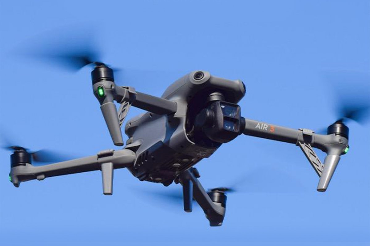 Zvýšený přistávací podvozek na dron DJI Air 3 zespoda