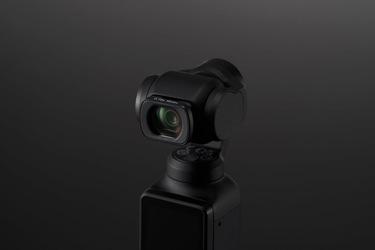 DJI Osmo Pocket 3 širokoúhlý objektiv nasazený