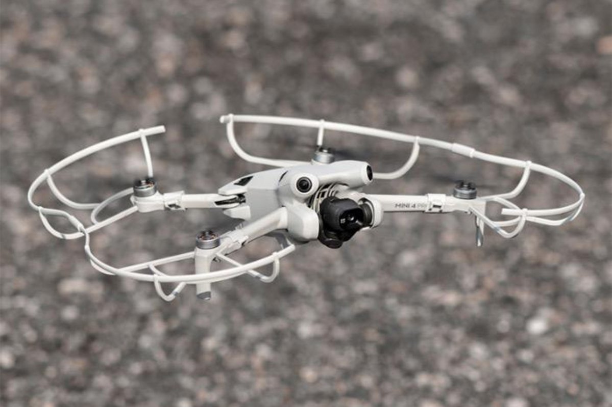 Ochranné oblouky na dron DJI Mini 4 Pro z boku