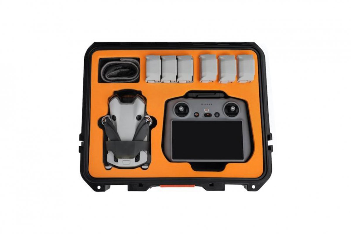 Černý voděodolný kufr na dron DJI Mini 4 Pro vnitřek s příslušensvím