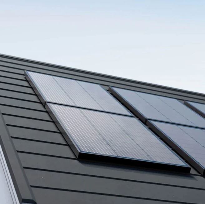 EcoFlow sada dvou rigidních solárních panelů 100W vč. sady pro uchycení na domě