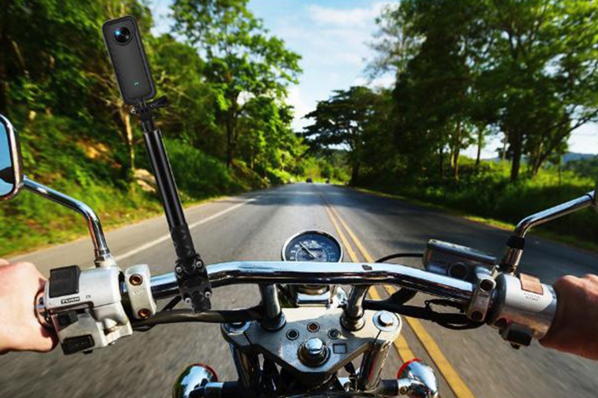 Držák na motorku s prodlužující tyčí na akční kameru v praxi