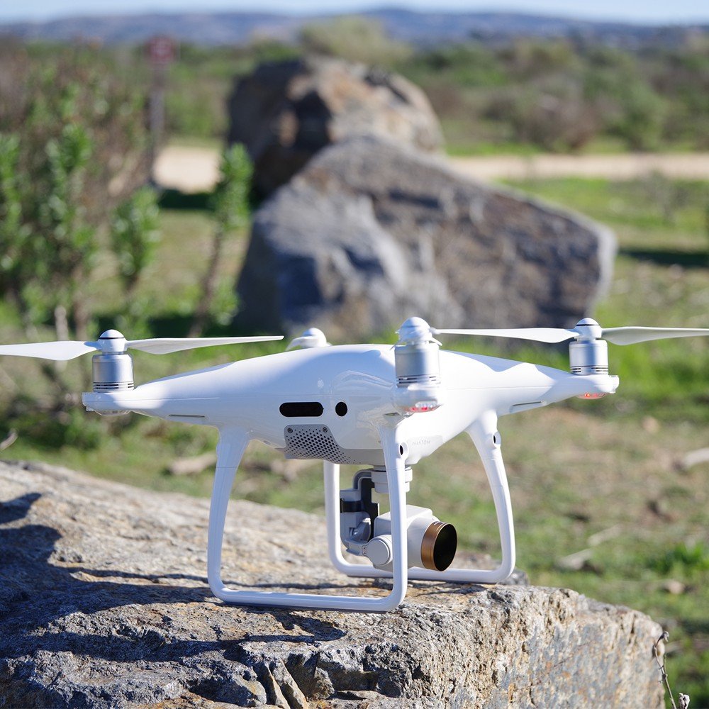 Filtry PolarPro Cinema Series 6-Pack pro dron DJI Phantom 4 Pro a Advanced na dronu ze strany