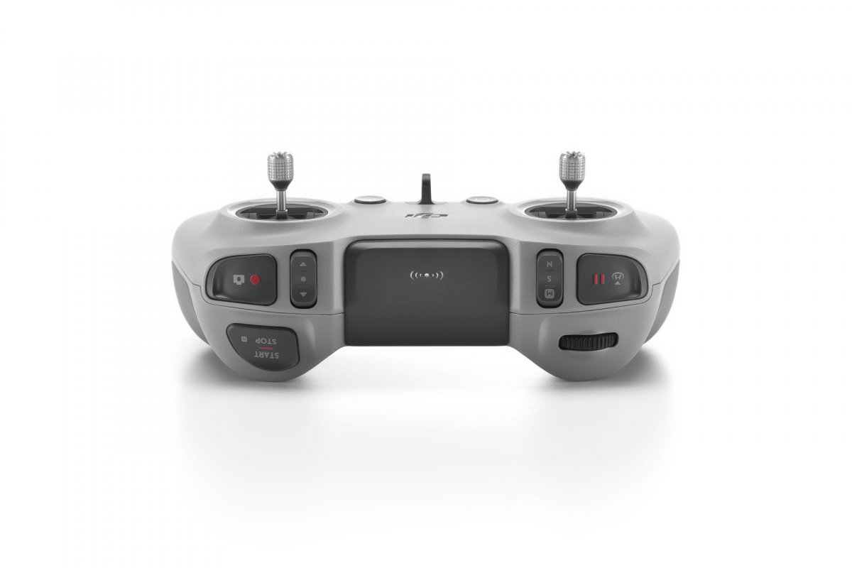 Dálkový ovladač DJI FPV Remote Controller 3 k závodnímu dronu zezadu