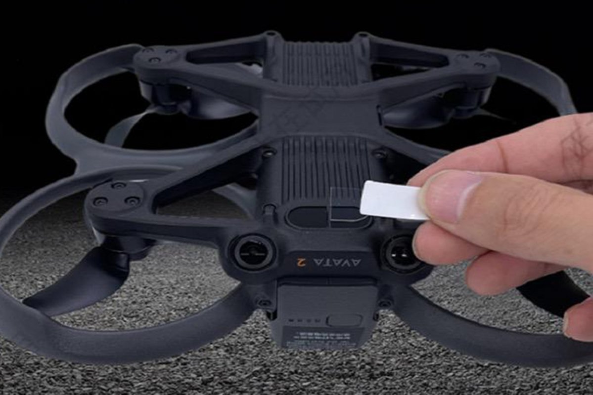Ochrana objektivu a senzorů na dron DJI Avata 2 nasazení