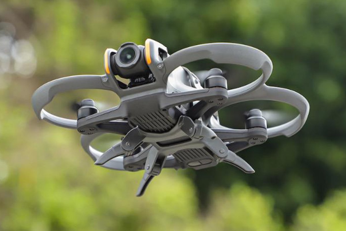 Skládací podvozek na dron DJI Avata 2 nasazený