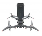 Adaptér pro připojení akční kamery na DJI FPV závodní dron nasazený