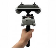 Rukojeť pro ruční natáčení s dronem DJI Mini 3 Pro a DJI RC zezadu 