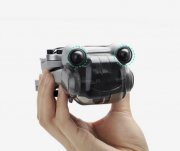 Kryt kamery a předních senzorů na dron DJI Mini 3 Pro nasazený