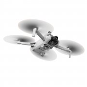 Dron DJI Mini 4 Pro z boku